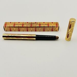 NIB MAC Bubbleglam Chromoacrayon Eye Shadow Stick - Limited Edition